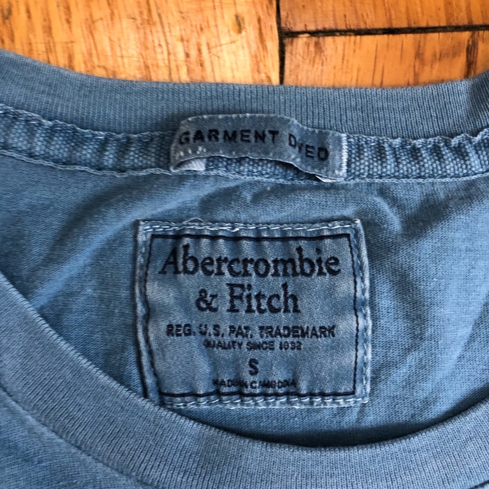 Abercrombie Men’s Pocket T-shirt - Picture 2 of 2